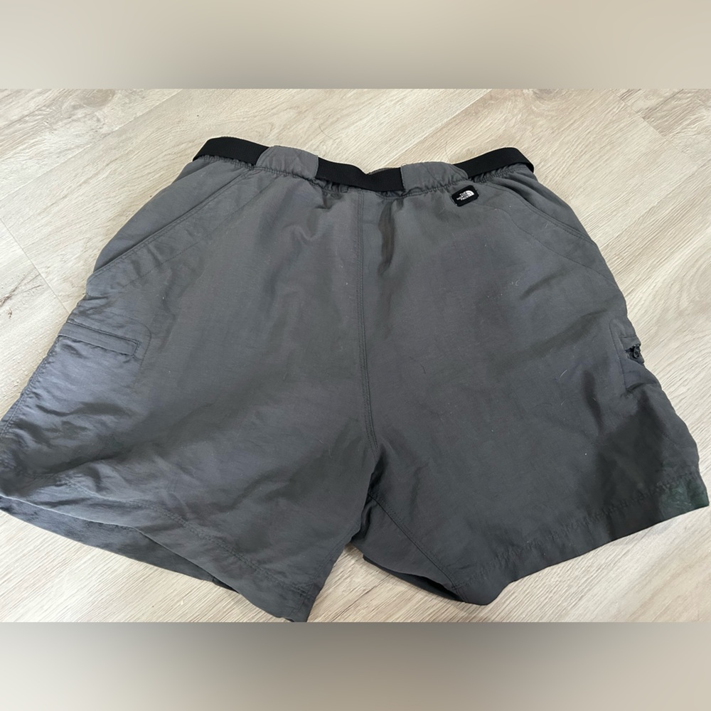 The north face TNF  gray women’s shorts -L - Picture 4 of 4